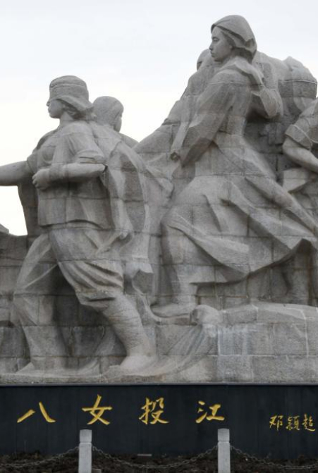 八女投江：烏斯渾河畔的絕唱