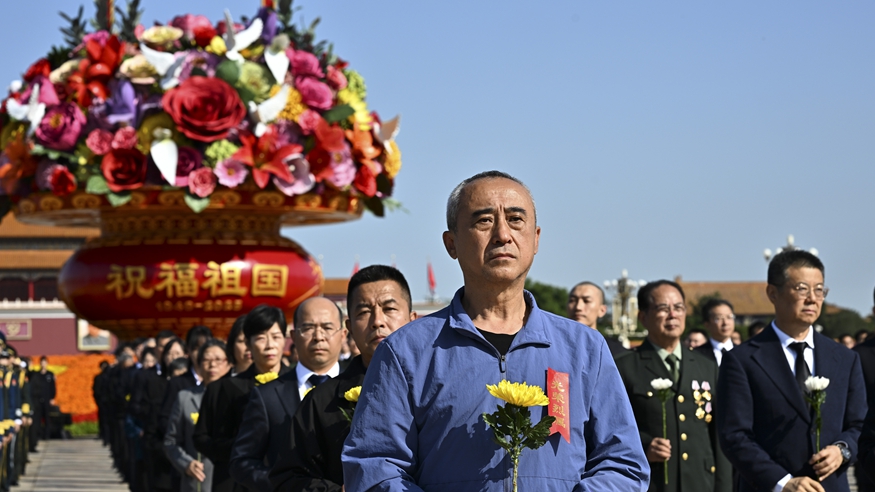 烈士紀念日向人民英雄敬獻花籃儀式在京隆重舉行