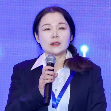 安徽省阜南縣人民法院黨組成員、副院長(cháng)、四級高級法官胡春燕