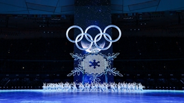 非凡十年看優(yōu)勢丨冰雪盛會(huì )，書(shū)寫(xiě)下精彩的中國答卷