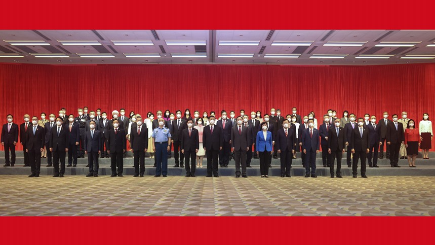 習近平會(huì )見(jiàn)香港特別行政區新任行政、立法、司法機關(guān)負責人