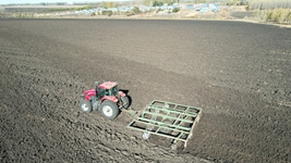 東北黑土地秋收一線(xiàn)：保護好&ldquo;耕地中的大熊貓&rdquo;