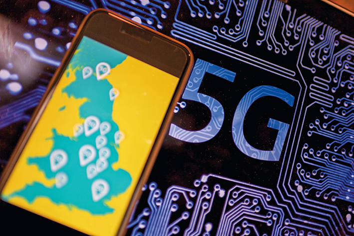 “憤怒誘餌”：英國反思算法下的情緒陷阱