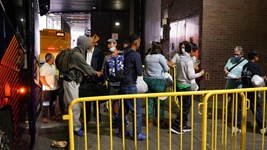 移民淪為美政治&ldquo;棋子&rdquo; 紐約進(jìn)入緊急狀態(tài)