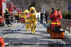 陜西漢中舉行?；返缆方煌ㄊ鹿蕬本仍菥? /></a></p>
<p class=