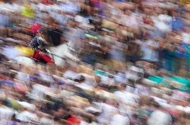 意大利：被降雨&ldquo;打擾&rdquo;的錫耶納賽馬節