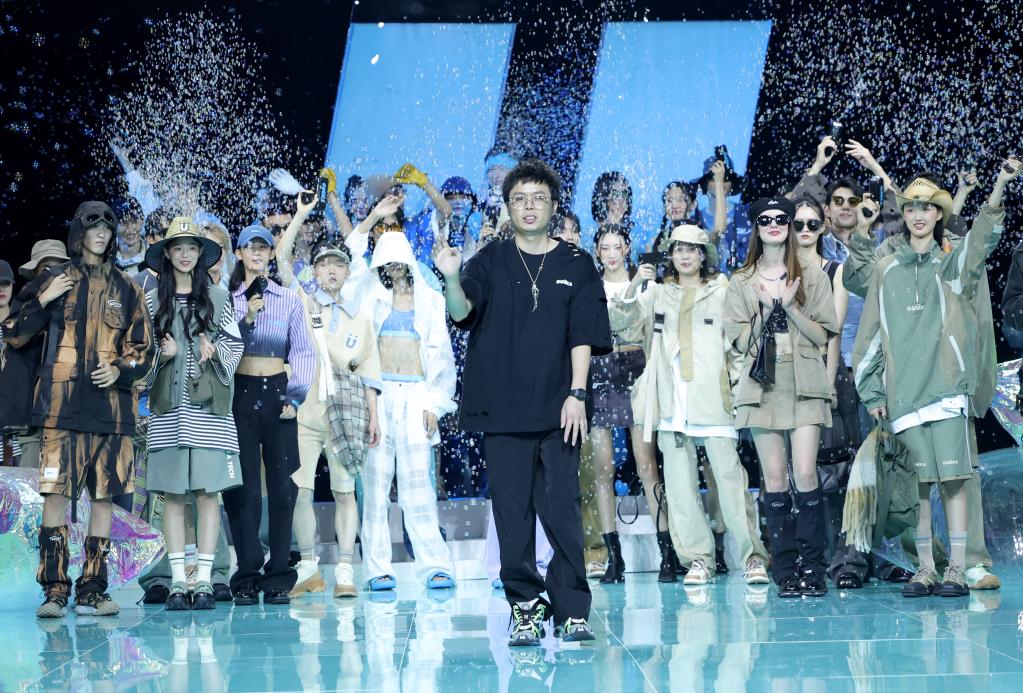 &ldquo;GUUKA&middot;陳楓捷&rdquo;時(shí)裝發(fā)布會(huì )在京舉行