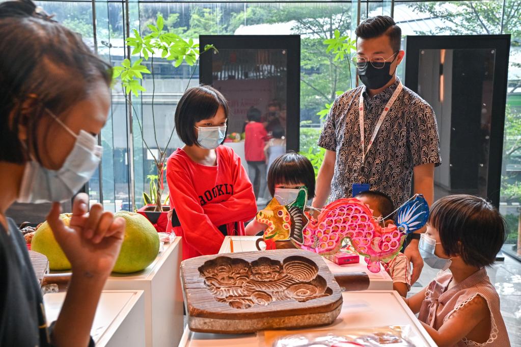 天涯共此時(shí)&mdash;&mdash;世界各地慶祝中秋佳節