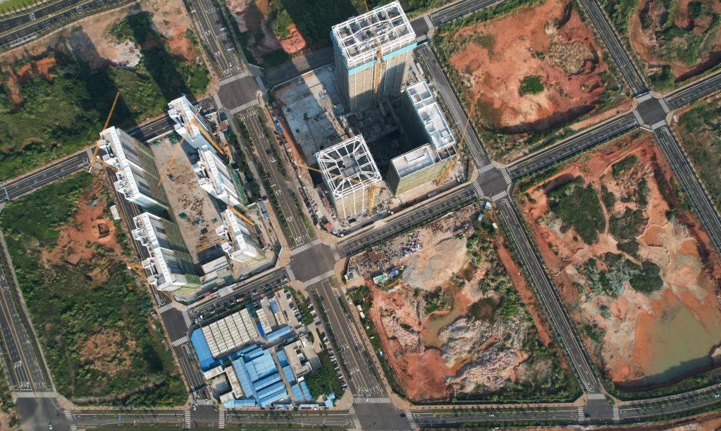 新華全媒+丨?？趶团d城國際數字港：保進(jìn)度 搶工期