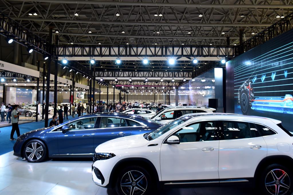 新華全媒+丨打卡世界制造業(yè)大會(huì ) 感受新能源汽車(chē)&ldquo;中國智造&rdquo;魅力