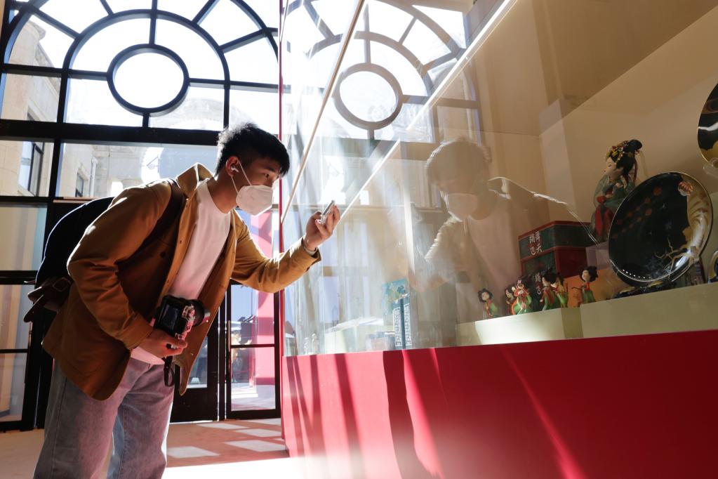 挺起新時(shí)代精神脊梁&mdash;&mdash;從&ldquo;奮進(jìn)新時(shí)代&rdquo;主題成就展看新時(shí)代文化建設