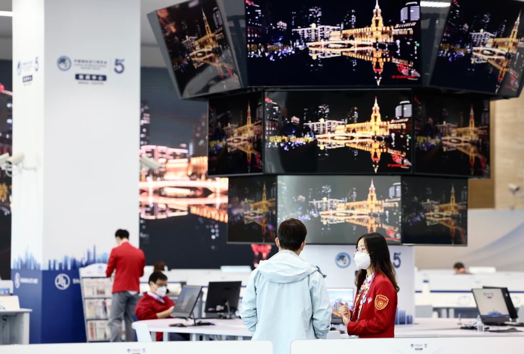 探訪(fǎng)第五屆進(jìn)博會(huì )新聞中心