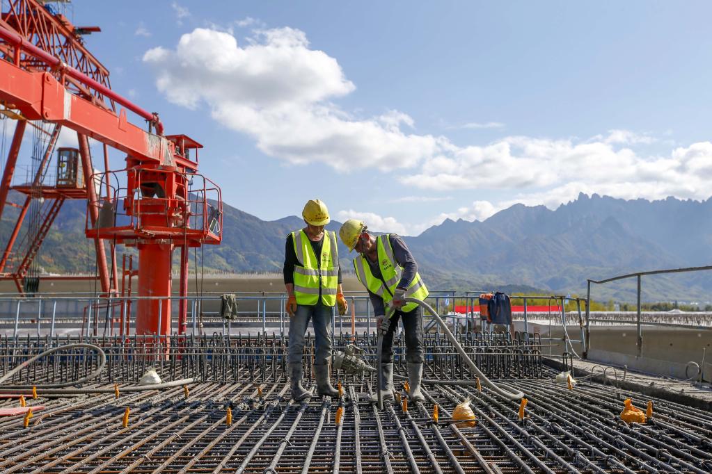 池黃鐵路黃山制梁場(chǎng)完成全部箱梁預制
