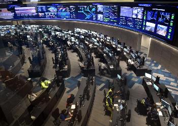 香港國際機場(chǎng)第三跑道正式啟用