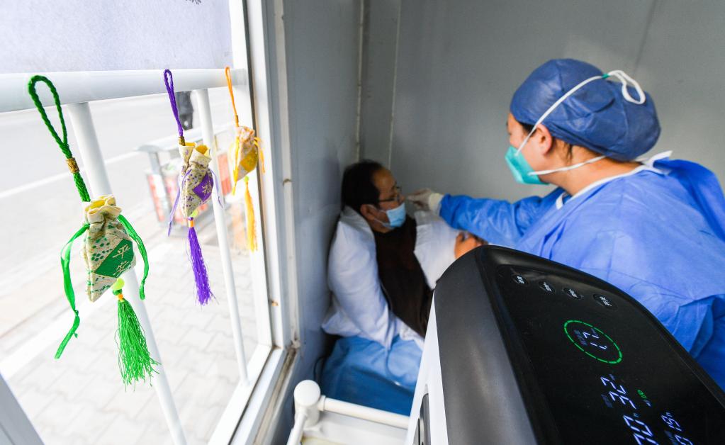 內蒙古達拉特旗：免費為老人提供氧療服務(wù)