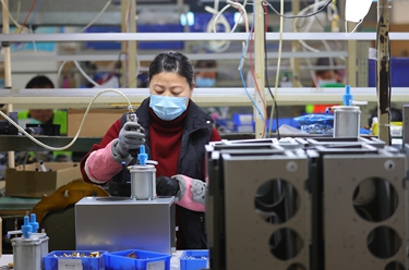 沈陽(yáng)：家用制氧機生產(chǎn)忙 全力以赴保供應