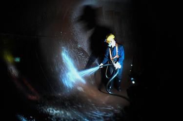 新華全媒+&middot;新春走基層丨探訪(fǎng)洗罐工