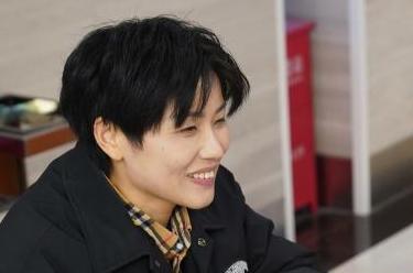 新華全媒+&middot;代表風(fēng)采錄丨李楠楠：用青春守護夕陽(yáng)紅