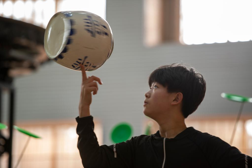 江蘇建湖雜技&mdash;&mdash;力與美的背后