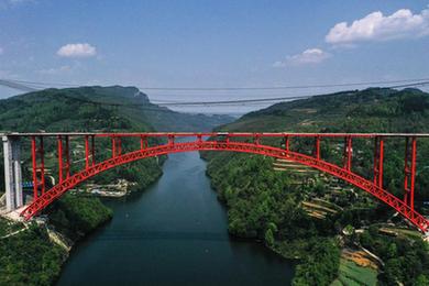 德余高速烏江特大橋建設進(jìn)入沖刺階段