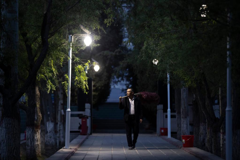 新華全媒+丨國道之行 從雪山奔向大海丨&ldquo;爸爸您放心，您的戰友我照顧得好好的！&rdquo;