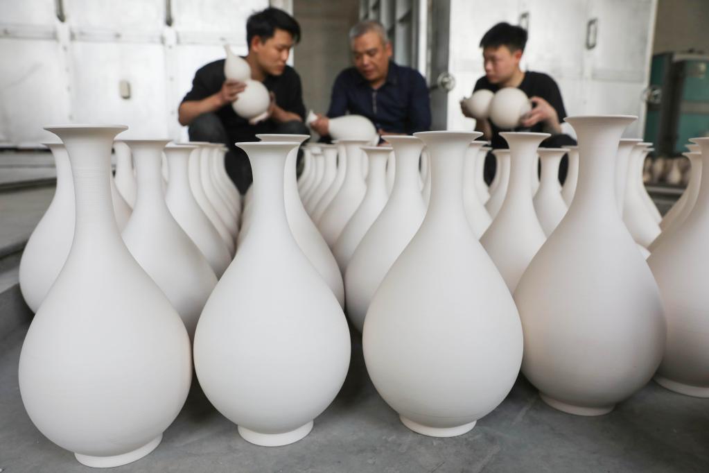 河南寶豐：發(fā)展汝瓷產(chǎn)業(yè) 助力鄉村振興