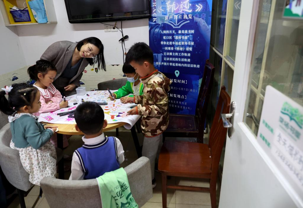 上海虹口：讓閱讀&ldquo;點(diǎn)亮&rdquo;菜場(chǎng)