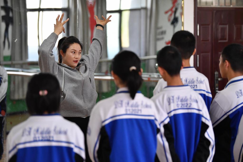 課間操，舞從敦煌來(lái)