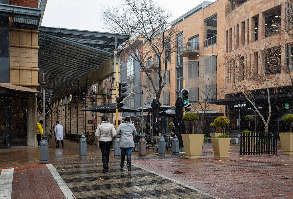 約翰內斯堡迎來(lái)罕見(jiàn)降雪天氣