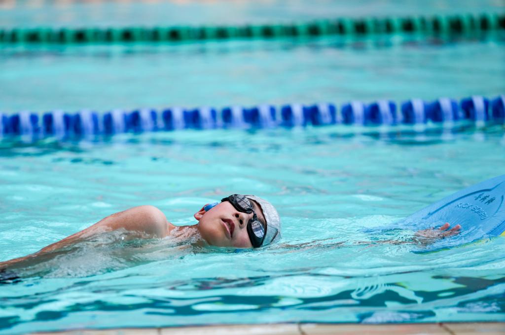 四季中國&mdash;&mdash;夏日爭流：我們奔跑在希望的大道上