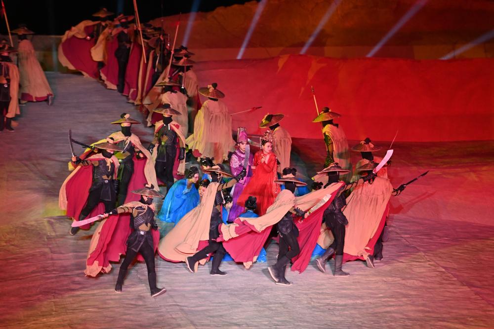 新華全媒+｜四劇&ldquo;同臺&rdquo;打造敦煌文化視覺(jué)盛宴&mdash;&mdash;《敦煌盛典》