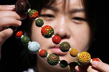 雕漆&mdash;&mdash;驚艷千年時(shí)光的&ldquo;一抹紅&rdquo;