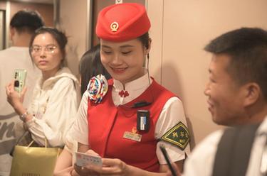 福廈高鐵：海上&ldquo;高姐&rdquo;的風(fēng)采