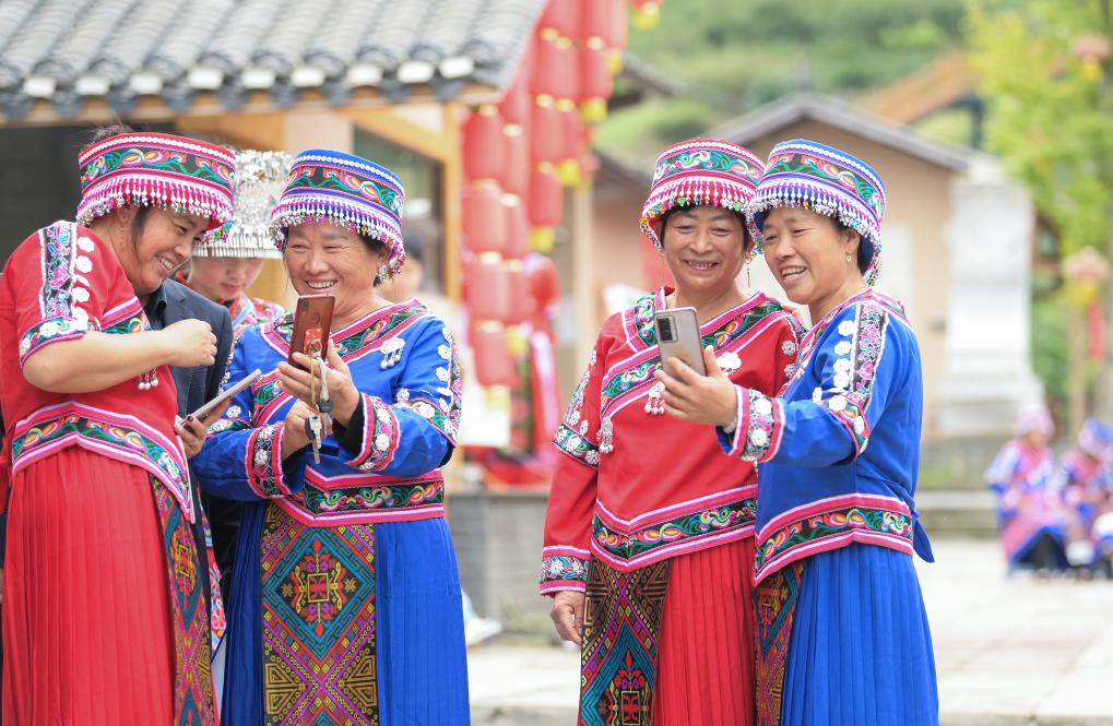 高質(zhì)量發(fā)展調研行丨重慶石柱橋頭鎮：打造特色小鎮 吸引八方游客