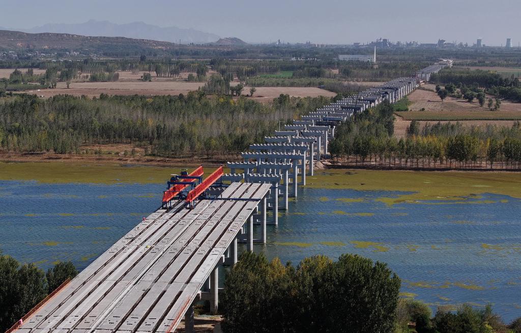 河北唐山：秦唐高速公路唐山段建設穩步推進(jìn)