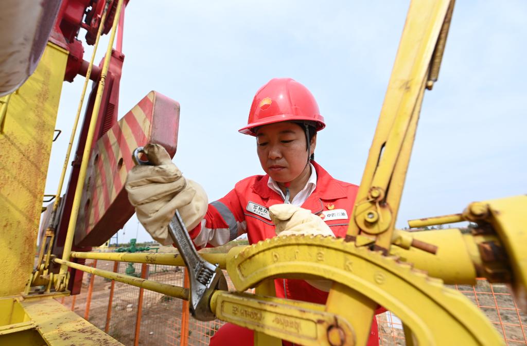 宮艷紅：綻放在石油開(kāi)采一線(xiàn)的&ldquo;鏗鏘玫瑰&rdquo;