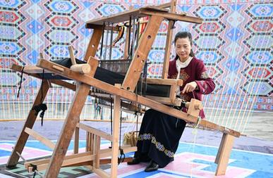 湖北恩施：傳承&ldquo;西蘭卡普&rdquo; 助力鄉村振興