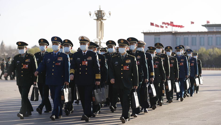 十四屆全國人大一次會(huì )議舉行第五次全體會(huì )議