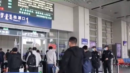 國慶假期&middot;出行：假日期間鐵路預計發(fā)送旅客1.27億人次