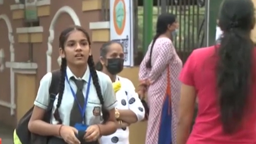 印度：新冠肺炎疫情趨緩 各地學(xué)校紛紛復課