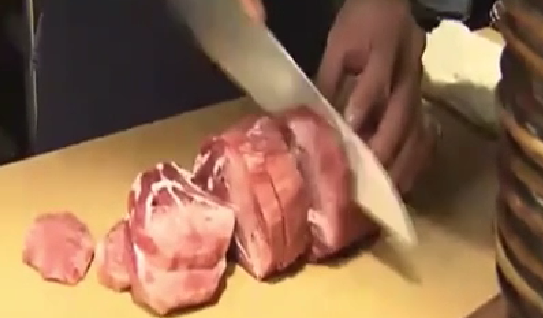 無(wú)奈！價(jià)格飛漲 日本牛肉供應緊缺沖擊餐飲業(yè)