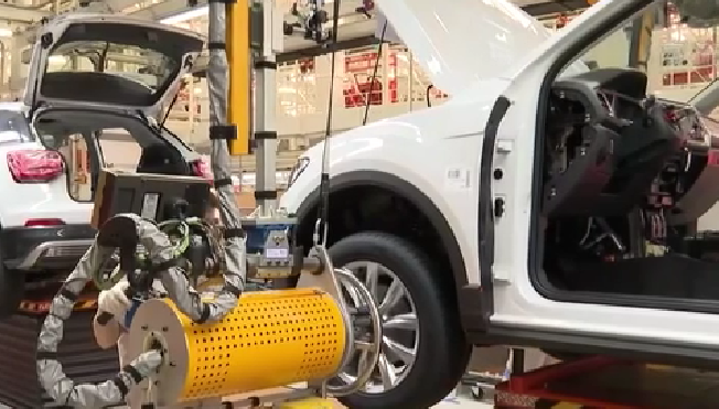 中國新能源汽車(chē)產(chǎn)銷(xiāo)量創(chuàng  )新高